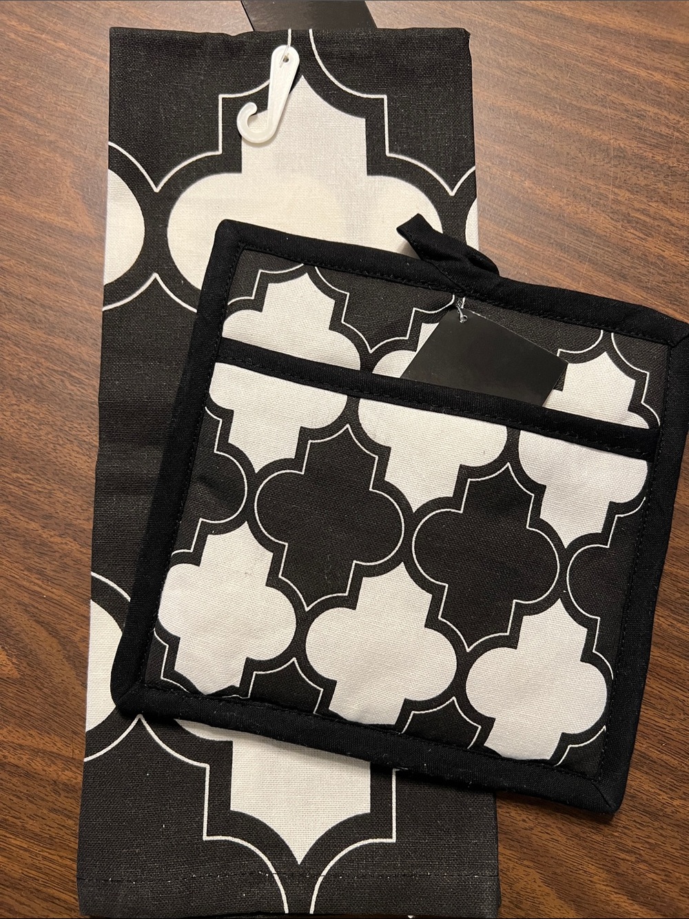Black and White Geometric Pot Holder and Towel Set - Unbranded